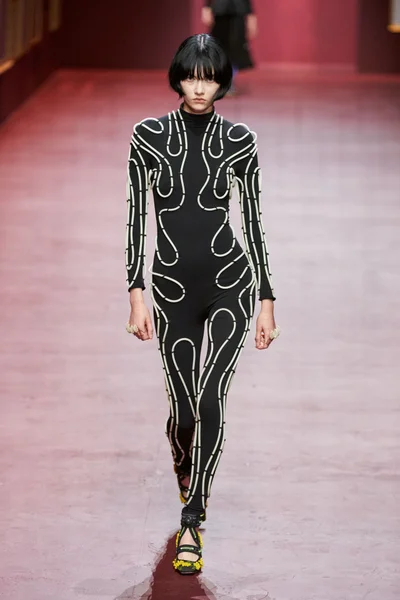 Look 1
